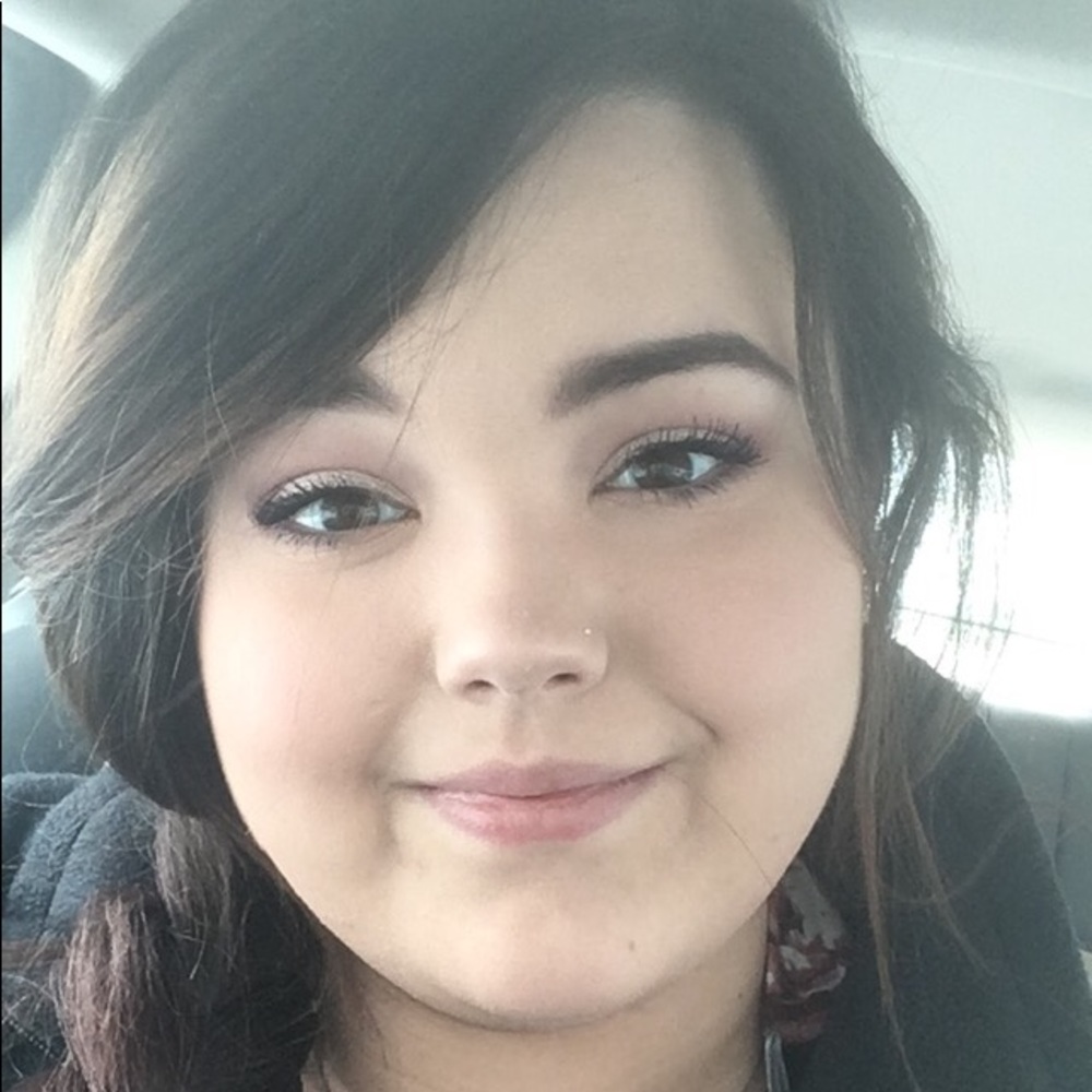 Meet your Posher, Kenzie